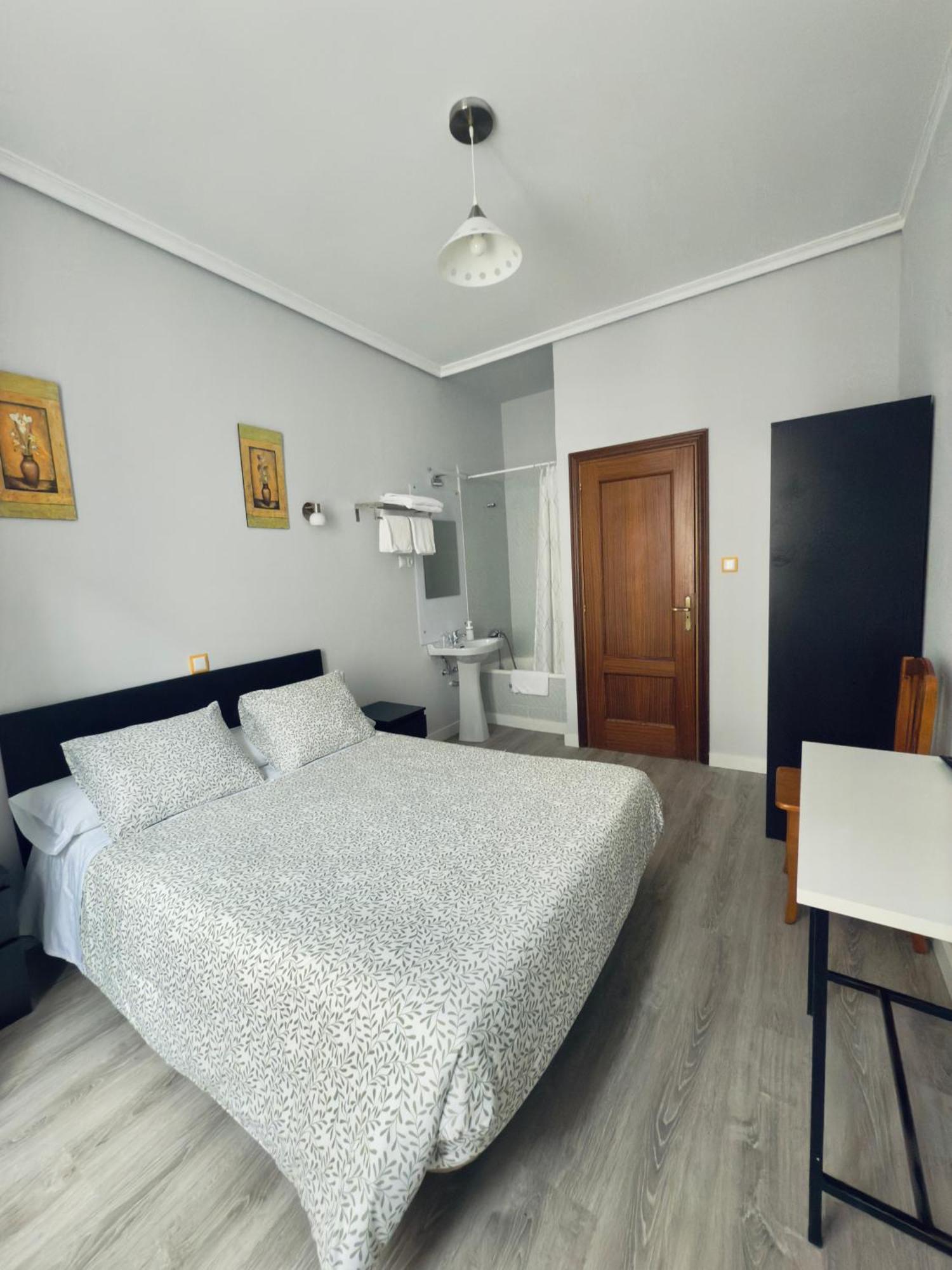 Hostal Conde De Alba مدريد المظهر الخارجي الصورة