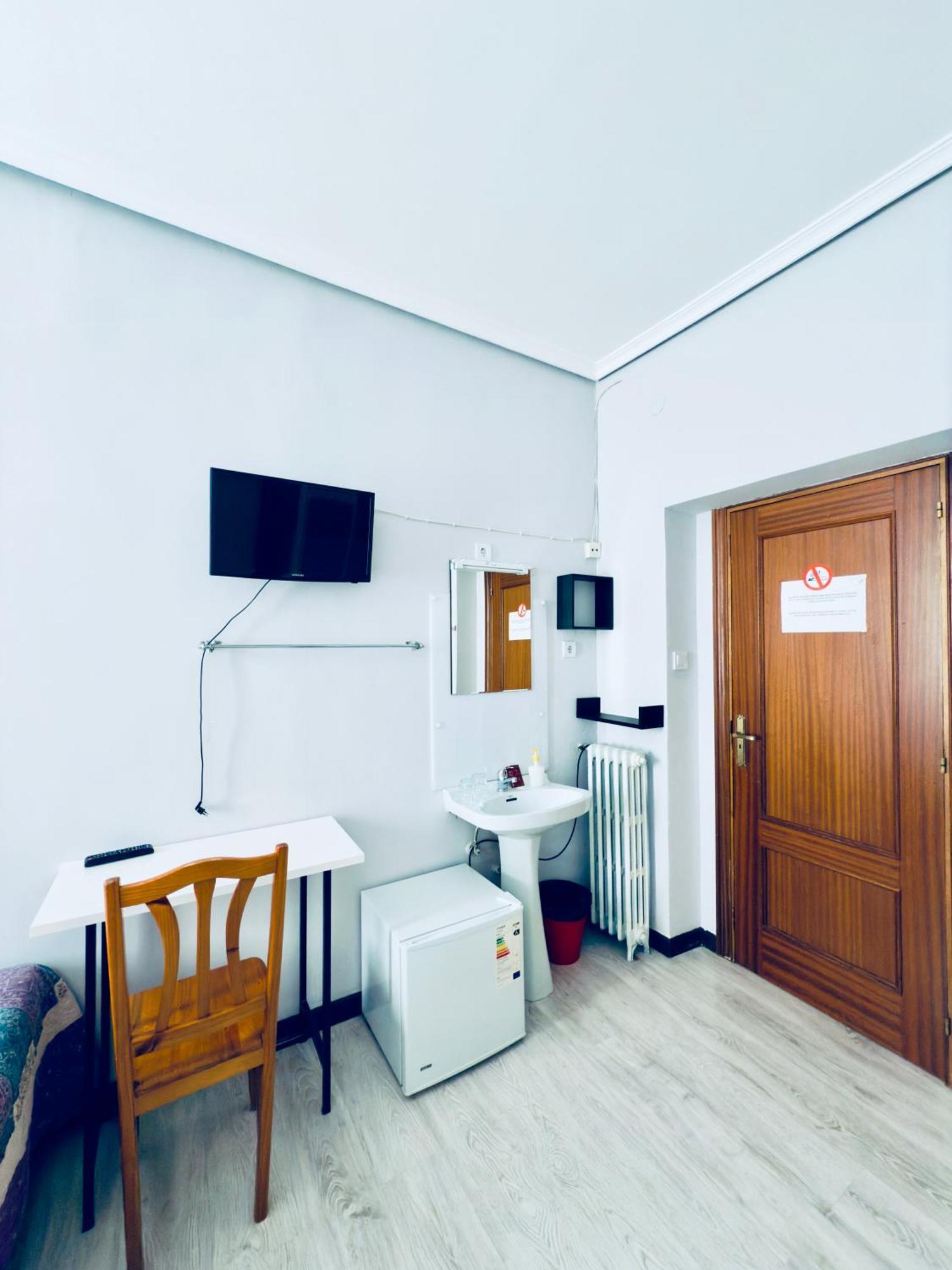 Hostal Conde De Alba مدريد المظهر الخارجي الصورة