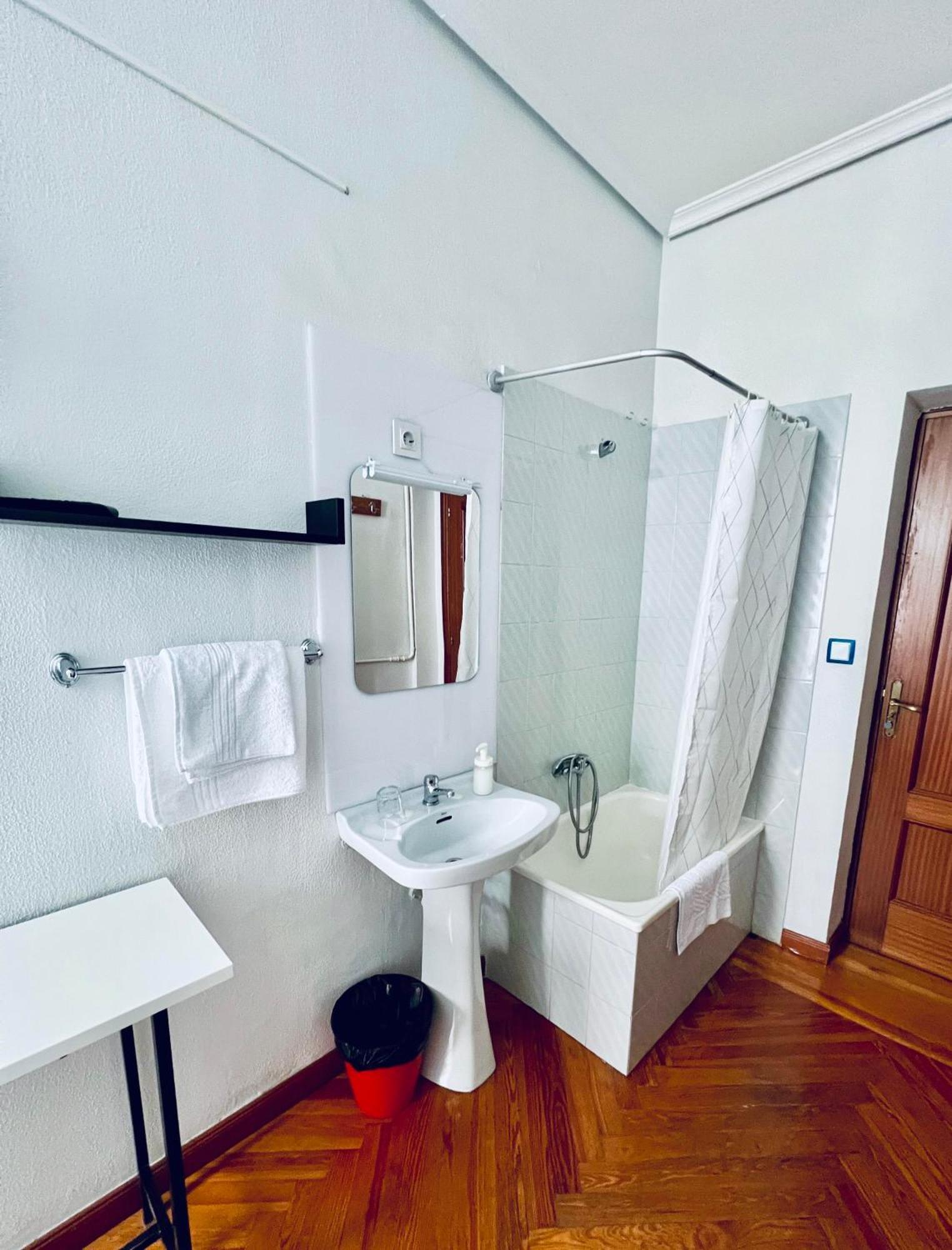 Hostal Conde De Alba مدريد المظهر الخارجي الصورة