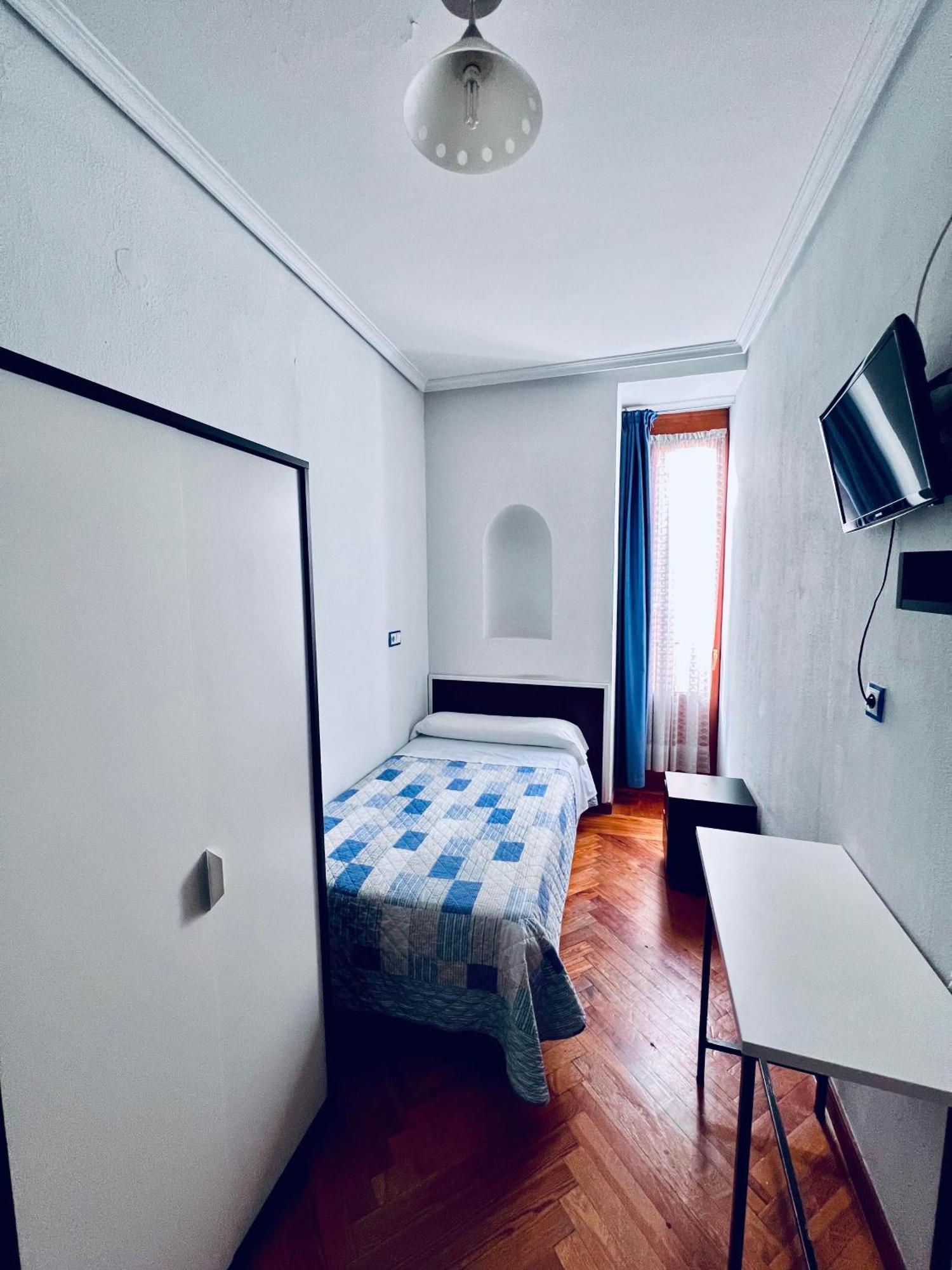 Hostal Conde De Alba مدريد المظهر الخارجي الصورة