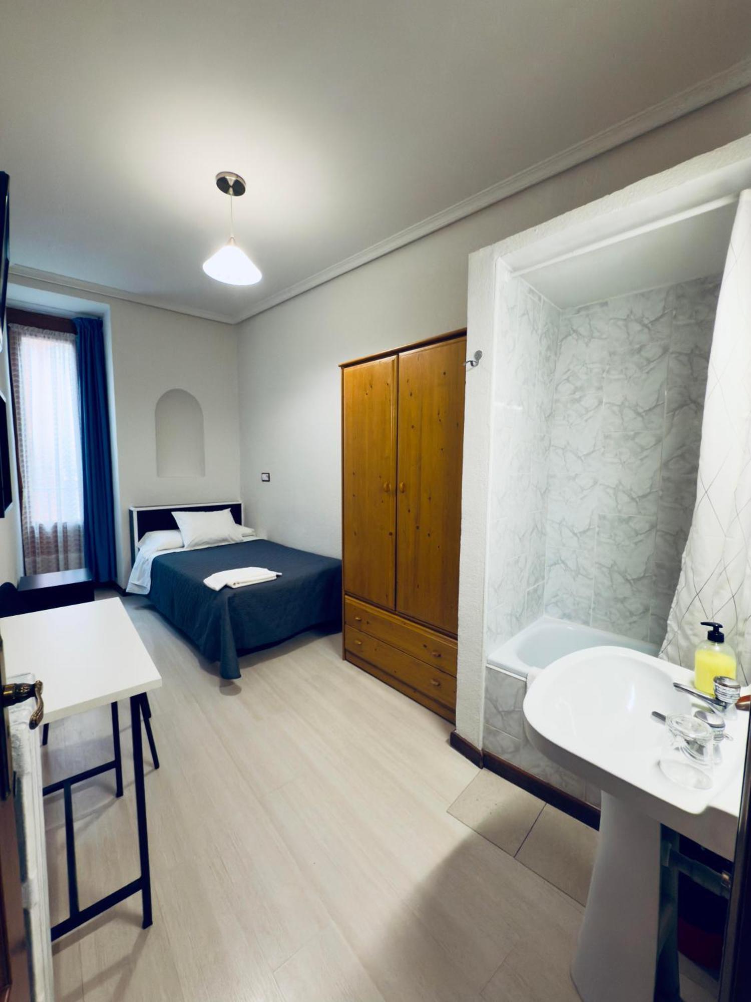 Hostal Conde De Alba مدريد المظهر الخارجي الصورة